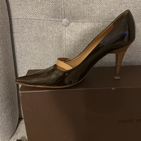 Louis Vuitton Ladies Pumps - Picture 6 of 10